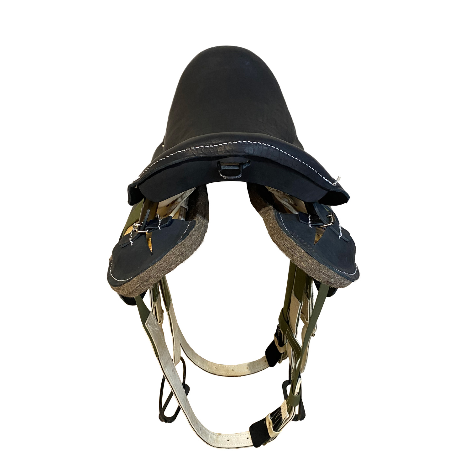 Седло кавалерийское без потника и оголовья